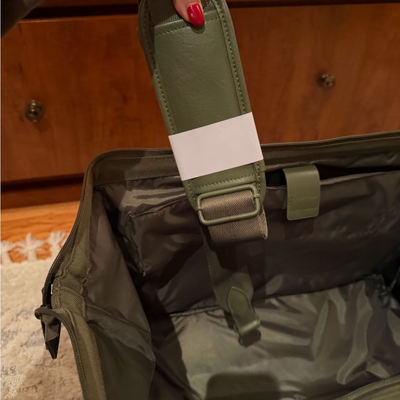 NWT award winning BEIS Weekender in Olive - Picture 10 of 10